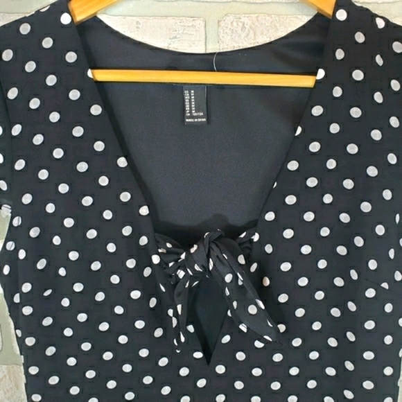 FOREVER 21 Polka Dot Short Sleeve Romper Size M - Picture 5 of 9